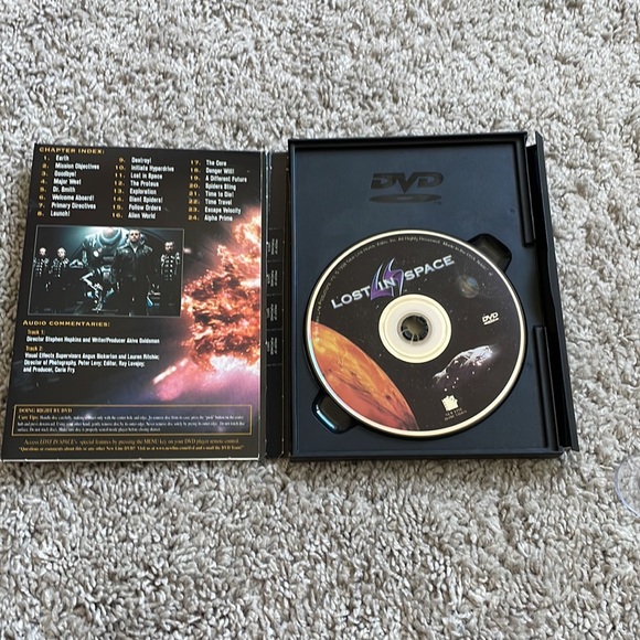 Lost in Space on DVD - Picture 3 of 4